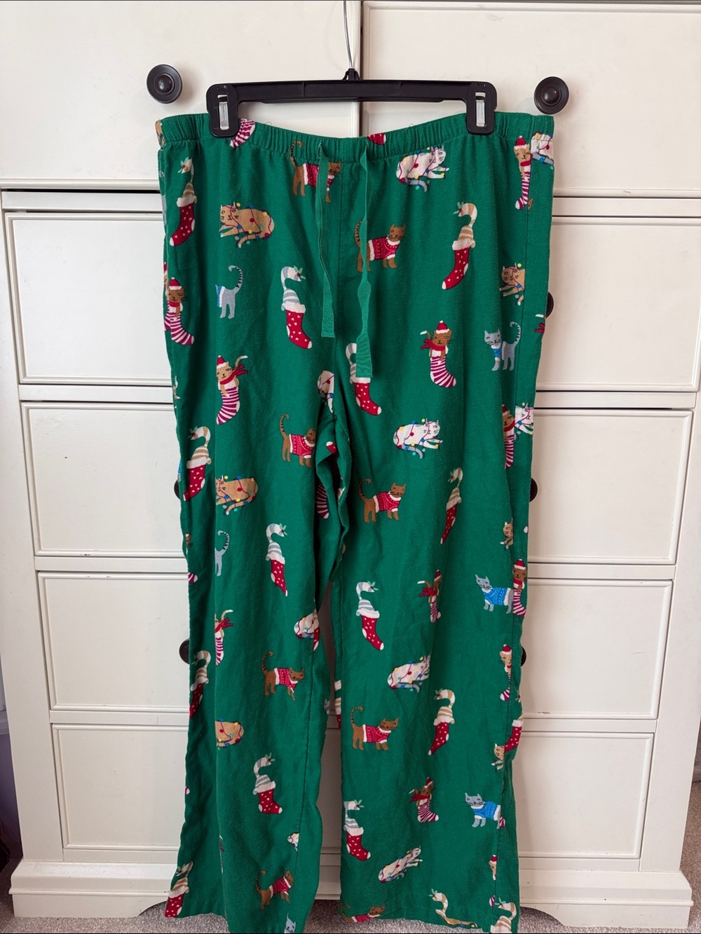 LOFT Green Holiday Cat Print Pajama Pants